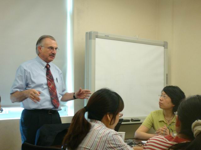 Academic lecture 2011_pic2.jpg